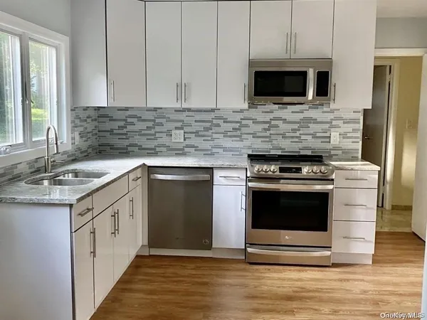 $7,200 | 321 Nassau Avenue, Manhasset, NY 11030