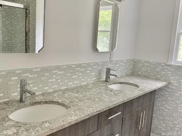 $7,200 | 321 Nassau Avenue, Manhasset, NY 11030