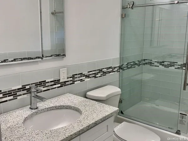 $7,200 | 321 Nassau Avenue, Manhasset, NY 11030