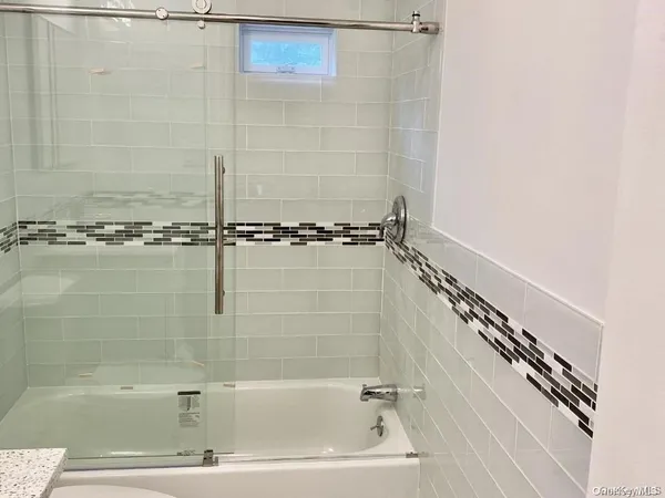 $7,200 | 321 Nassau Avenue, Manhasset, NY 11030