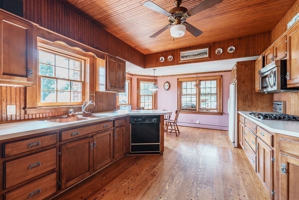 435 River Road Agawam, MA 01001 - Photo 10 of 42 Gallery Image 10
