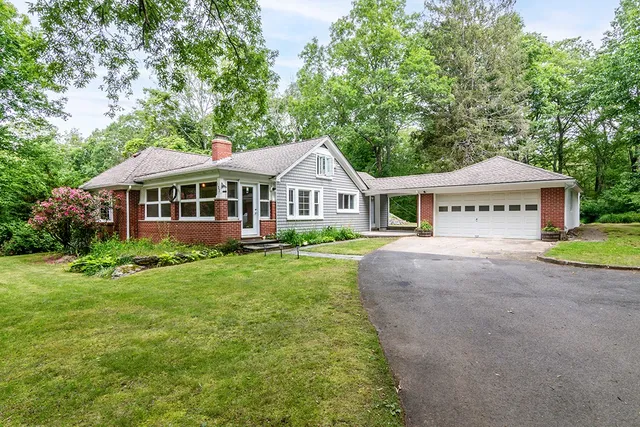 $3,250 | 137 Rocky Hill Road, Scituate, RI 02857