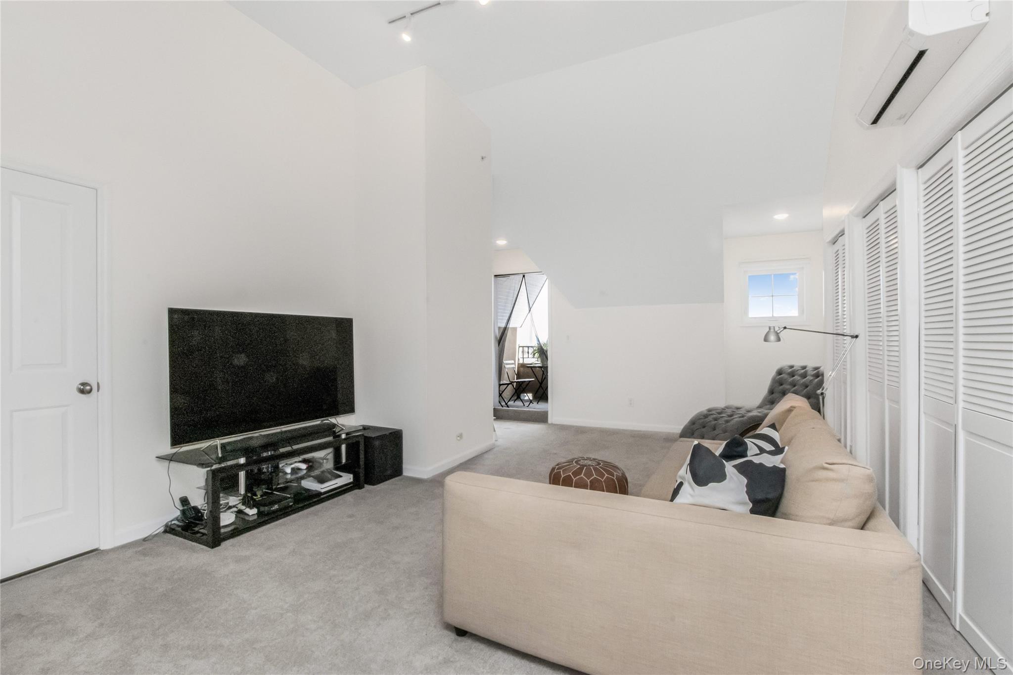 80 Old Boston Post Road, Unit 2 New Rochelle, NY 10801 - Photo 16 of 28 Top Floor Family Room