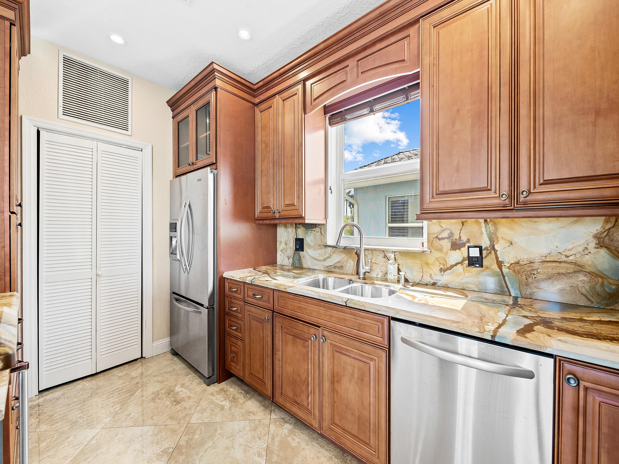 2839 Northeast 28th Avenue Lighthouse Point, FL 33064 - Photo 18 of 30 DSC_3090