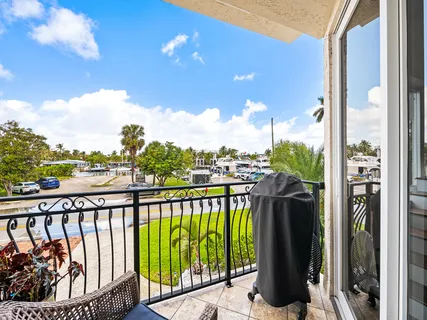 $780,000 | 2839 Northeast 28th Avenue, Lighthouse Point, FL 33064