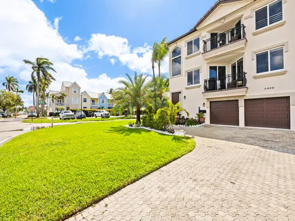 $780,000 | 2839 Northeast 28th Avenue, Lighthouse Point, FL 33064