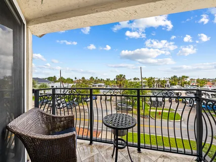 $780,000 | 2839 Northeast 28th Avenue, Lighthouse Point, FL 33064