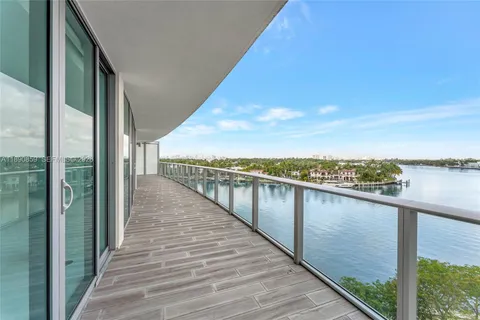 $1,995,000 | 6620 Indian Creek Drive, Unit PH711, Miami Beach, FL 33141