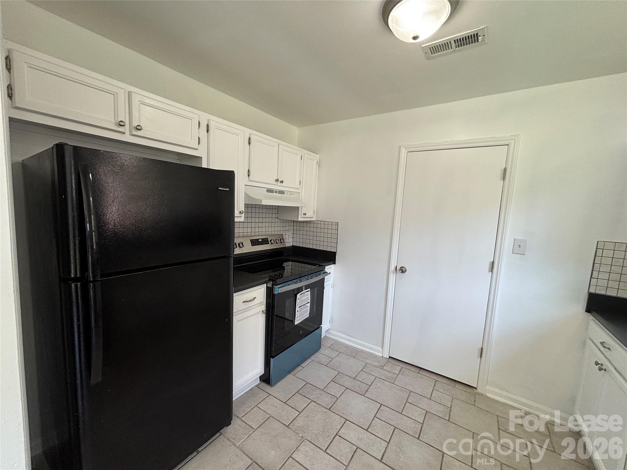 9419 Oren Thompson Road Charlotte, NC 28213 - Photo 13 of 36