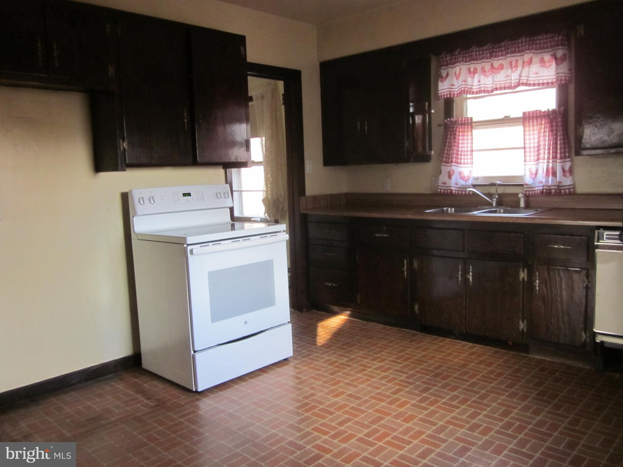 788 Swamp Road Newtown, PA 18940 - Photo 5 of 19