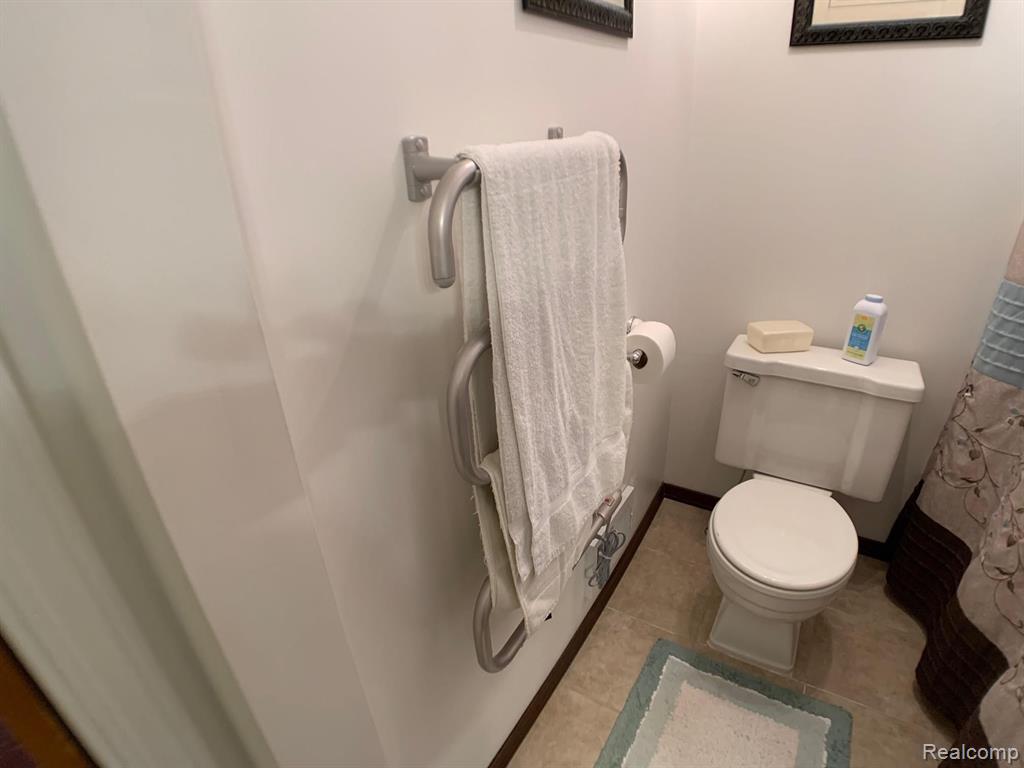 22111 Hall Road Woodhaven, MI 48183 - Photo 30 of 46