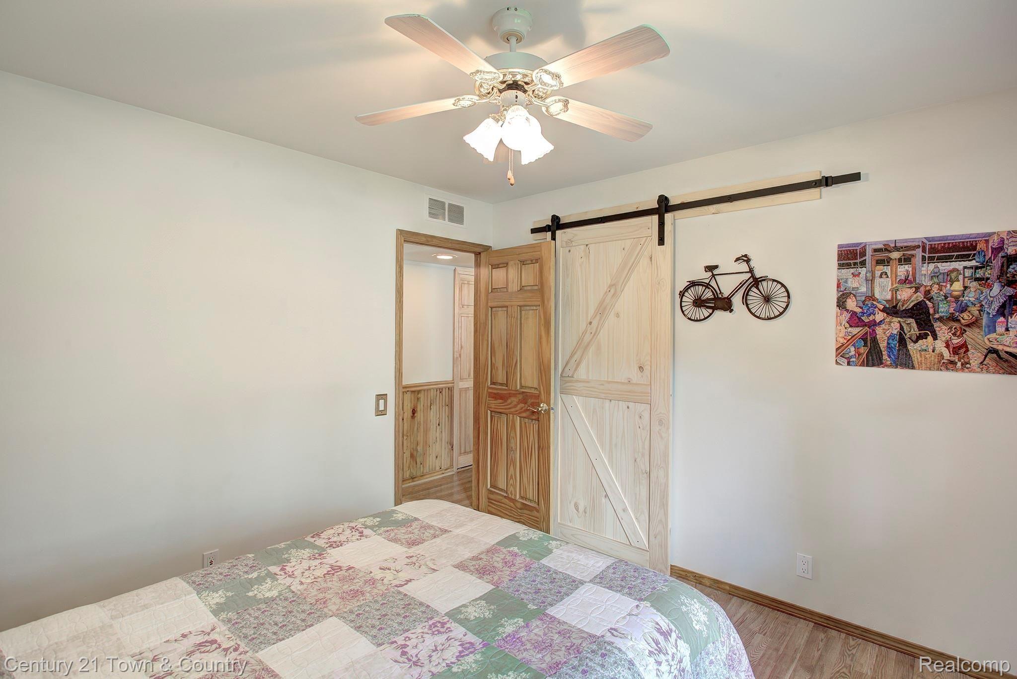 3356 Center Road Highland, MI 48357 - Photo 25 of 37 27.jpg