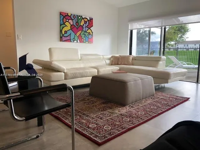 $3,700 | 534 Northeast 195th Street, Unit 534, Miami, FL 33179