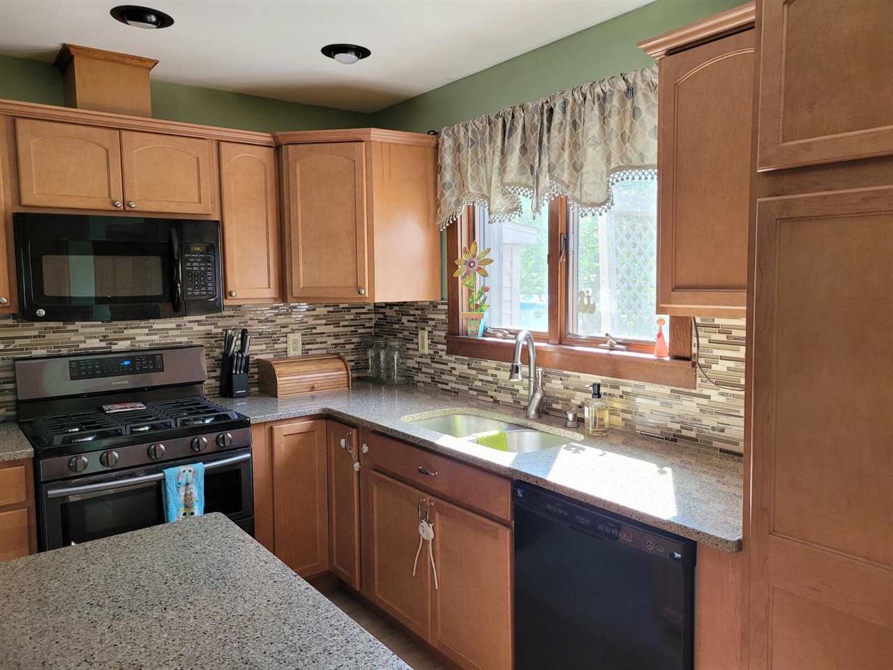 2675 Hemmeter Road Saginaw, MI 48603 - Photo 5 of 8 Gallery Image 5