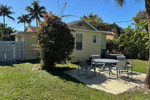 $3,000 | 419 43rd Street, West Palm Beach, FL 33407