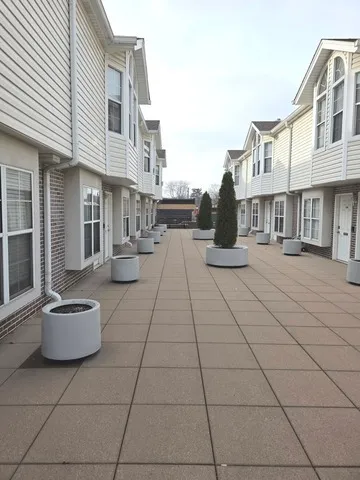 $674,300 | 8019-8021 Lincoln Avenue, Skokie, IL 60077