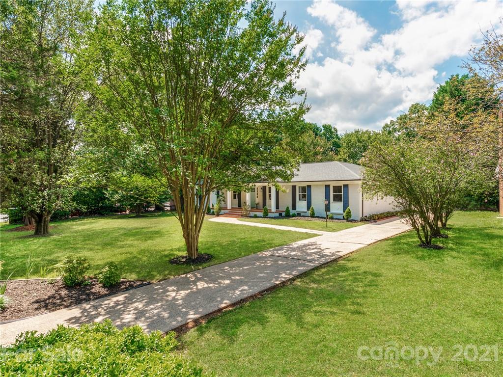 1118 Lansdowne Road Charlotte, NC 28270 - Photo 2 of 37 Gallery Image 2