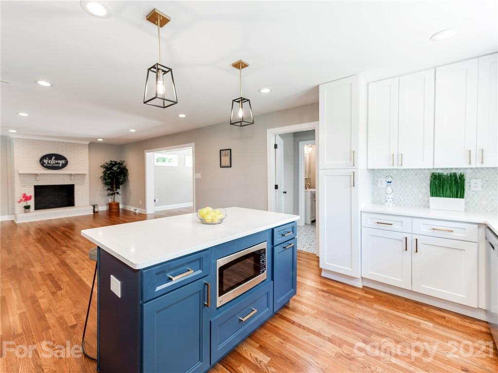 1118 Lansdowne Road Charlotte, NC 28270 - Photo 13 of 37 Gallery Image 13