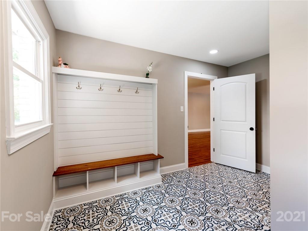 1118 Lansdowne Road Charlotte, NC 28270 - Photo 17 of 37 Gallery Image 17