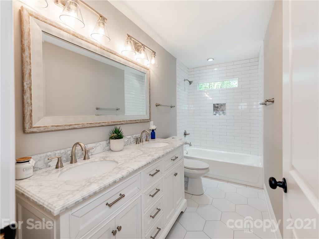 1118 Lansdowne Road Charlotte, NC 28270 - Photo 26 of 37 Gallery Image 26