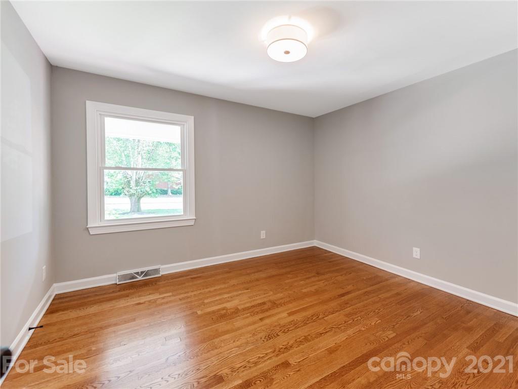 1118 Lansdowne Road Charlotte, NC 28270 - Photo 27 of 37 Gallery Image 27