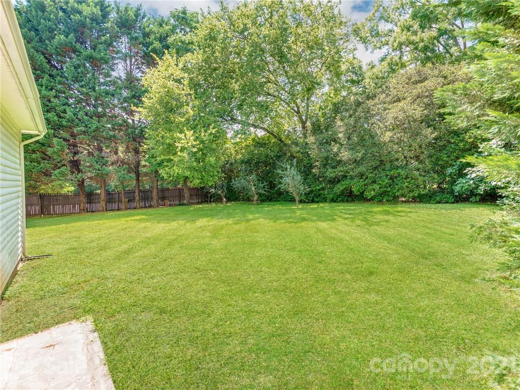 1118 Lansdowne Road Charlotte, NC 28270 - Photo 36 of 37 Gallery Image 36