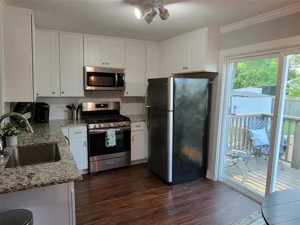 $2,100 | 203 West Oak Street, Celina, TX 75009
