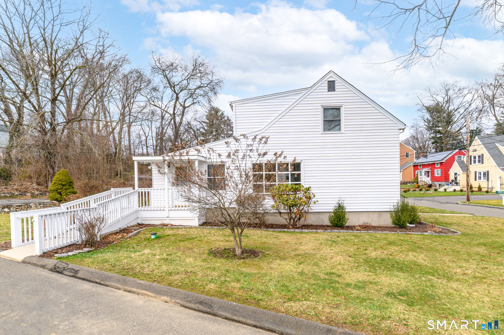 20 Rockmere Road Norwalk, CT 06851 - Photo 3 of 29