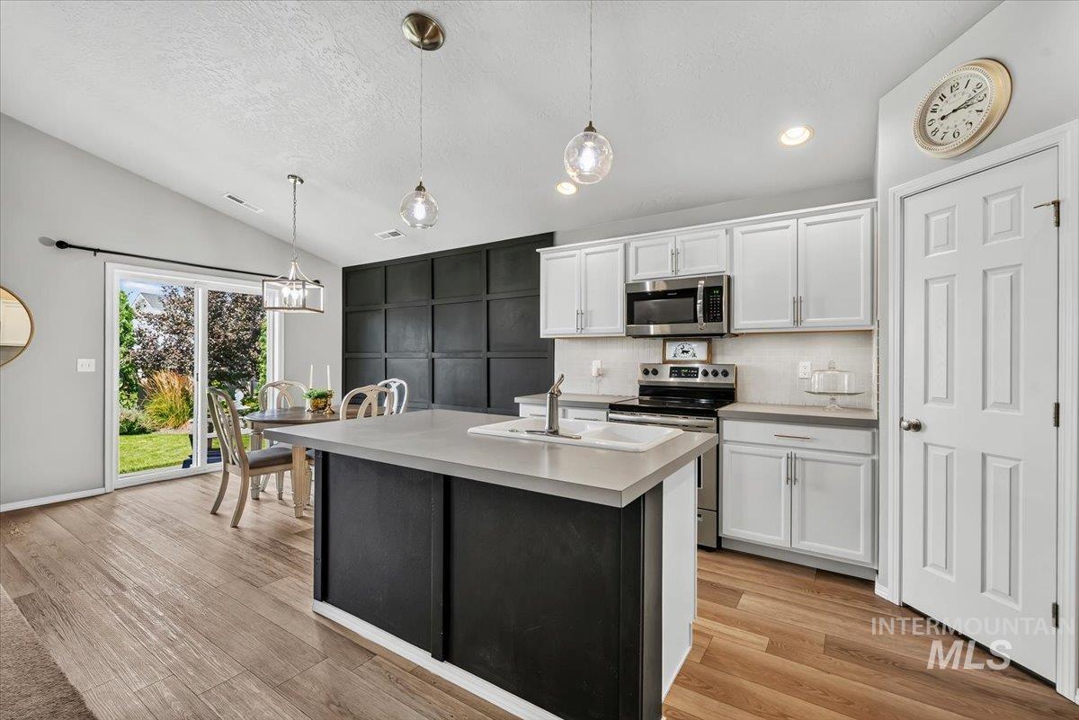 730 West Treehouse Way Kuna, ID 83634 - Photo 15 of 31 Gallery Image 15
