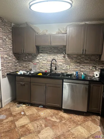 $200,000 | 656 Magnolia Drive, Laplace, LA 70068