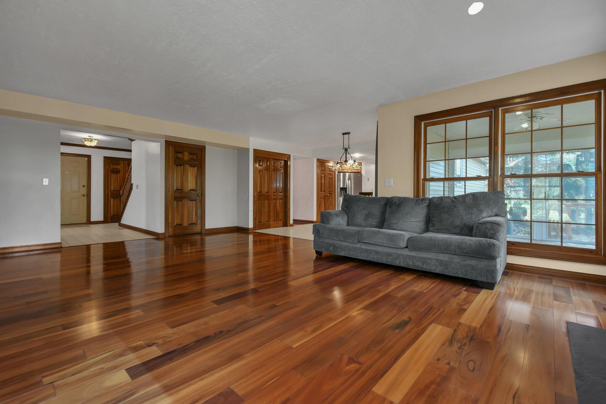 5237 Cosgray Road Dublin, OH 43016 - Photo 13 of 57 Family Room