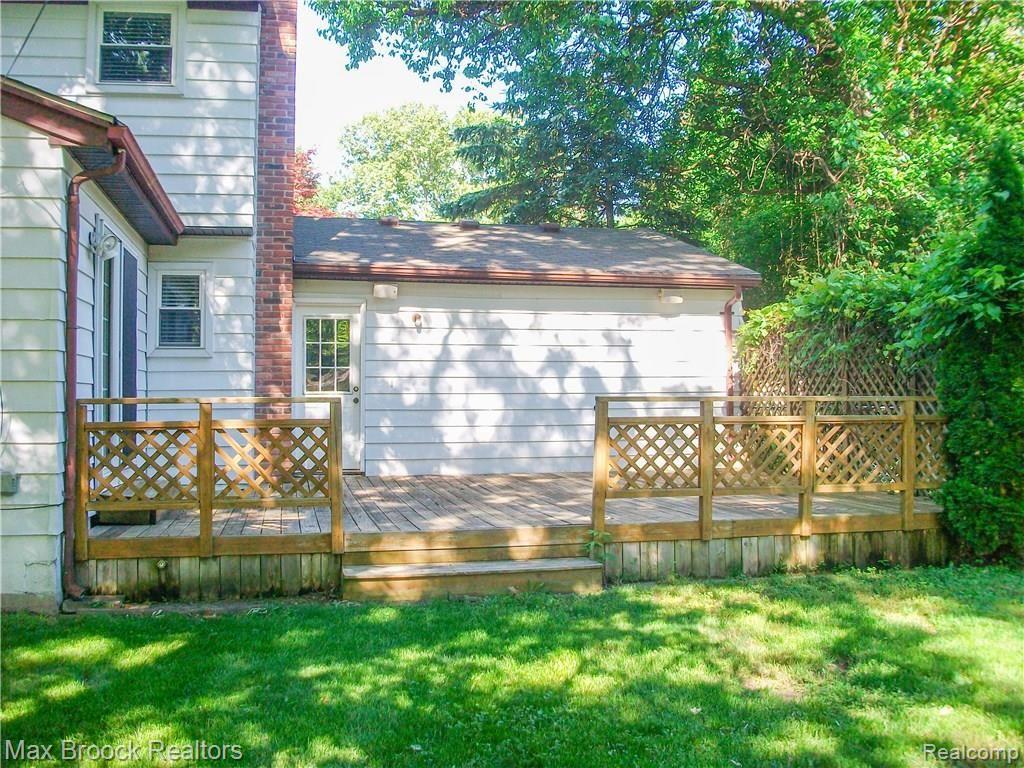 1730 Inverness Street Keego Harbor, MI 48320 - Photo 13 of 19