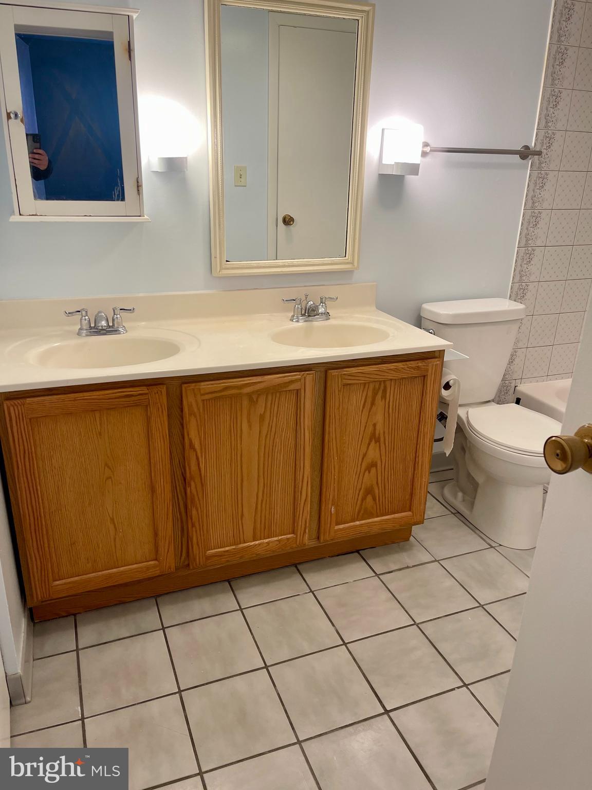 5805 Royal Ridge Drive, Unit D Springfield, VA 22152 - Photo 14 of 15 Bath