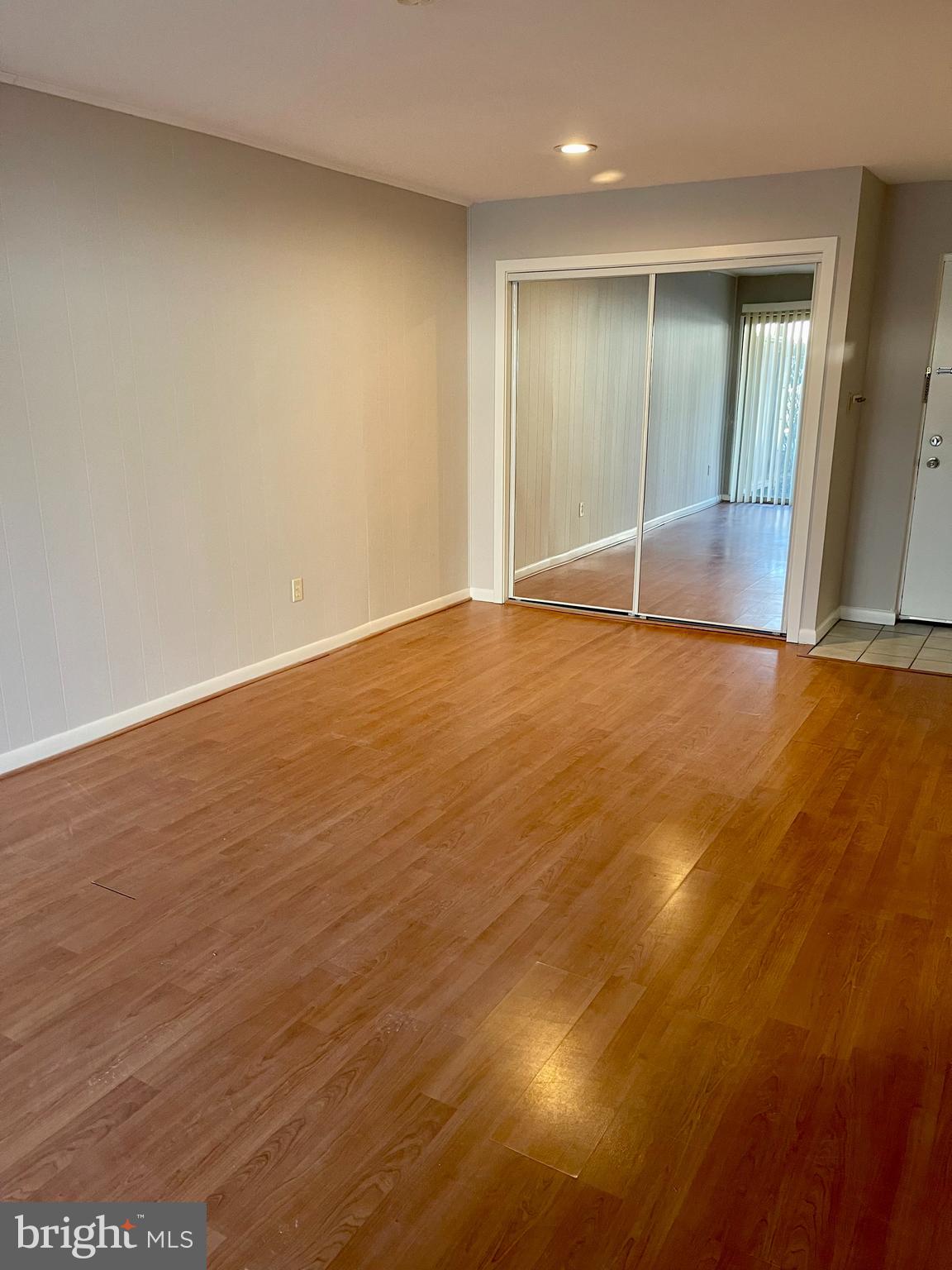 5805 Royal Ridge Drive, Unit D Springfield, VA 22152 - Photo 6 of 15 Living Room