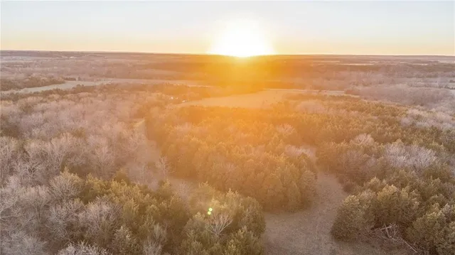 $2,600,000 | 0 County Road 1077 N/a, Parker, KS 66072