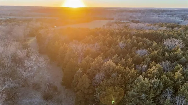 $2,600,000 | 0 County Road 1077 N/a, Parker, KS 66072