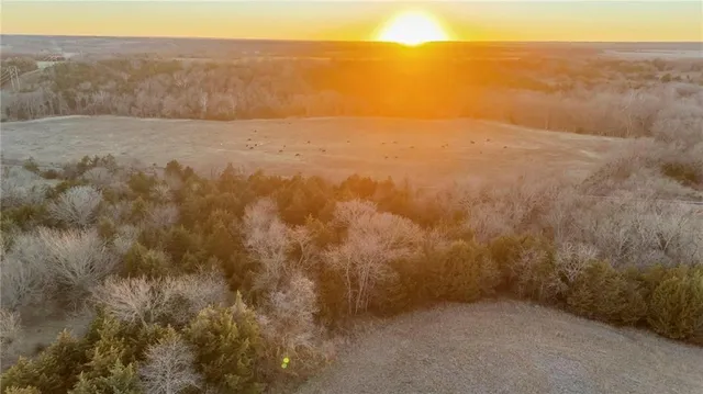 $2,600,000 | 0 County Road 1077 N/a, Parker, KS 66072