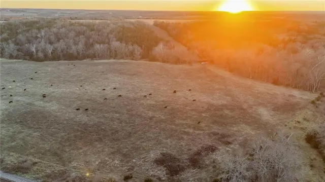 $2,600,000 | 0 County Road 1077 N/a, Parker, KS 66072