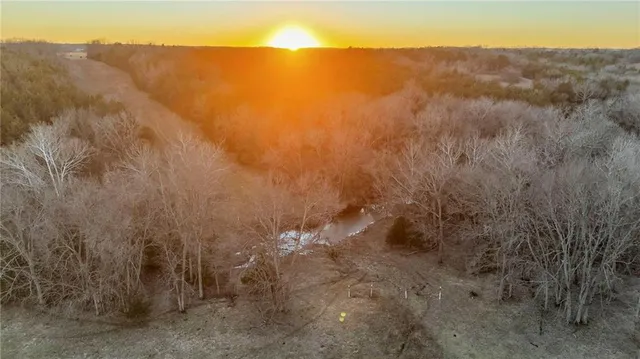 $2,600,000 | 0 County Road 1077 N/a, Parker, KS 66072