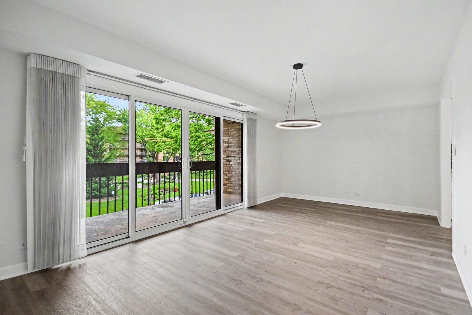 1671 Mission Hills Road, Unit 201 Northbrook, IL 60062 - Photo 5 of 28