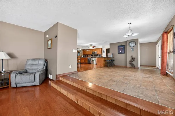 $243,900 | 115 Carroll Drive, Clarksville, MO 63336