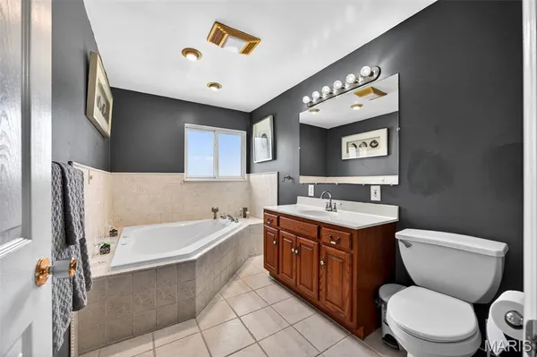 $243,900 | 115 Carroll Drive, Clarksville, MO 63336