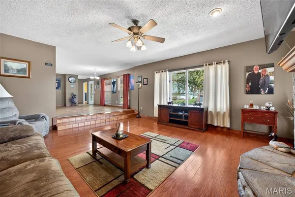 $243,900 | 115 Carroll Drive, Clarksville, MO 63336