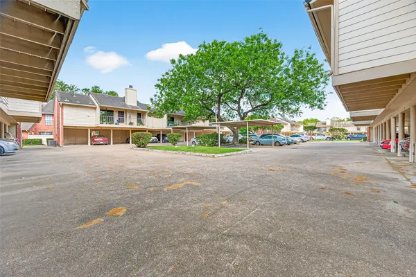 $1,400 | 2211 South Kirkwood Road, Unit 43, Houston, TX 77077