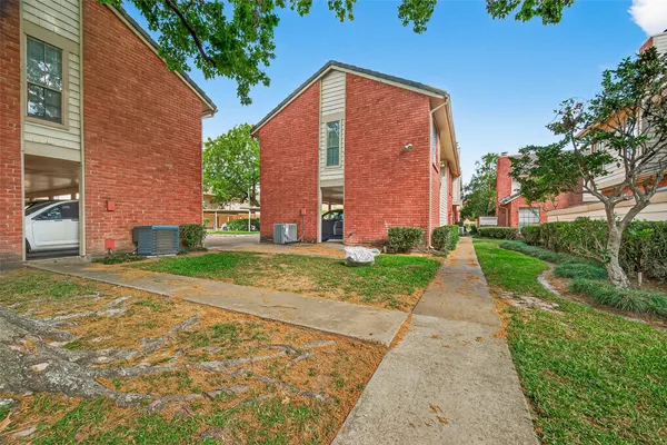 $1,400 | 2211 South Kirkwood Road, Unit 43, Houston, TX 77077