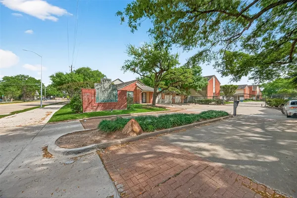$1,400 | 2211 South Kirkwood Road, Unit 43, Houston, TX 77077