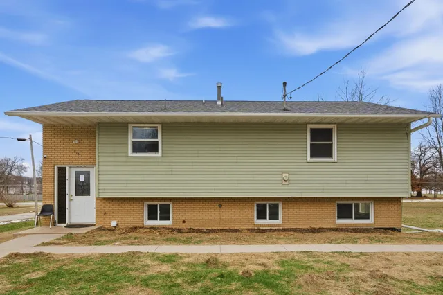 $260,000 | 610 4th Street South, Cordova, IL 61242