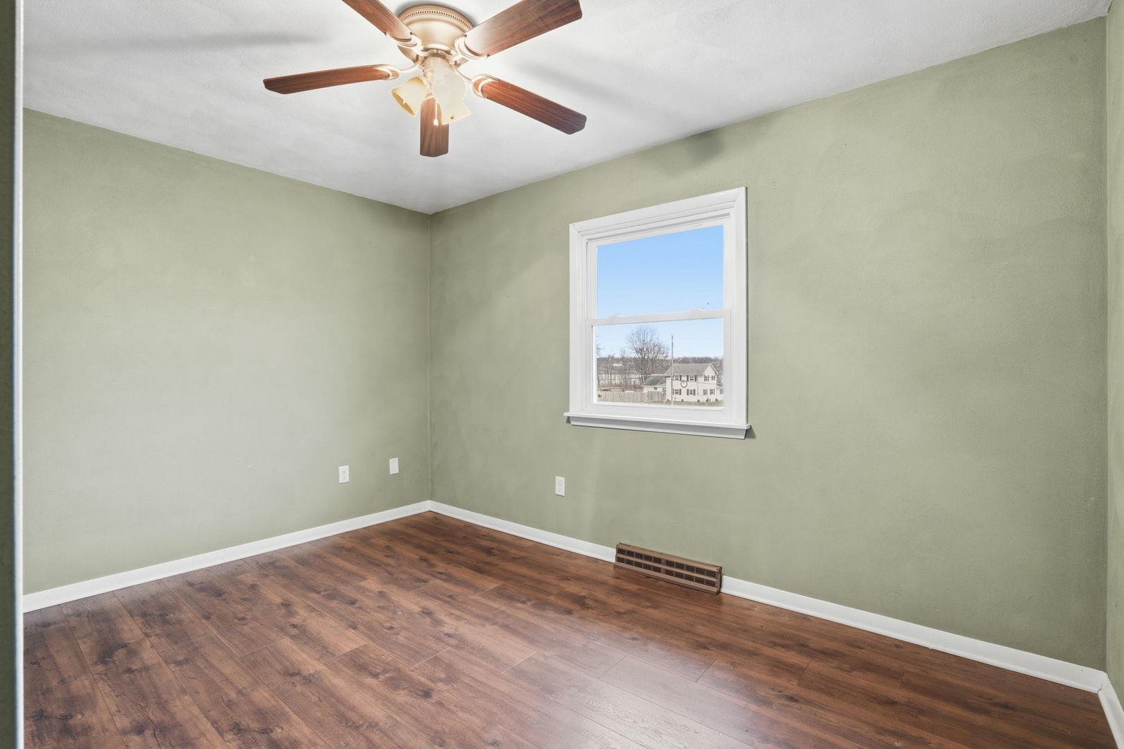 610 4th Street South Cordova, IL 61242 - Photo 11 of 24