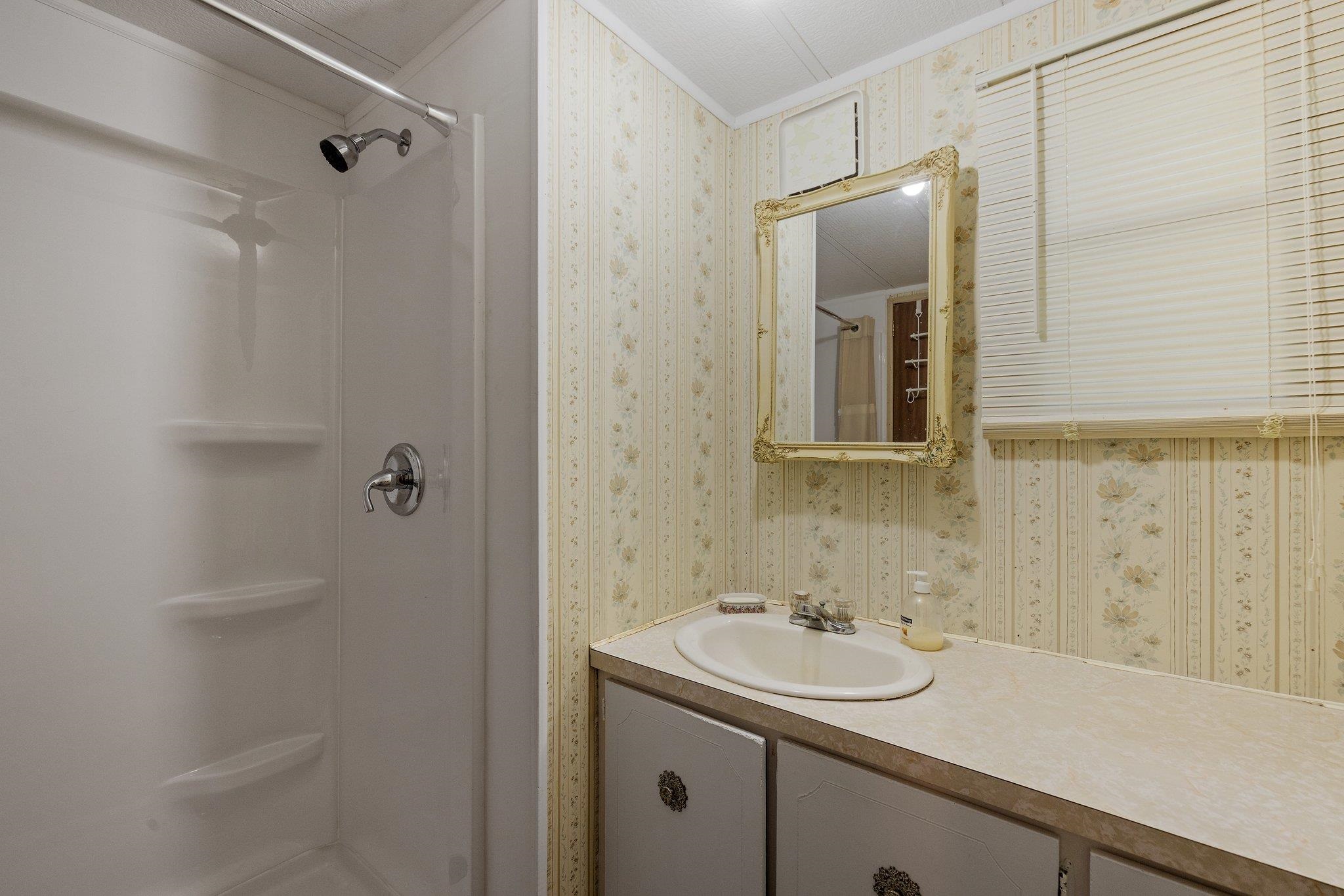 37 Old Rail Road Gilford, NH 03249 - Photo 12 of 40