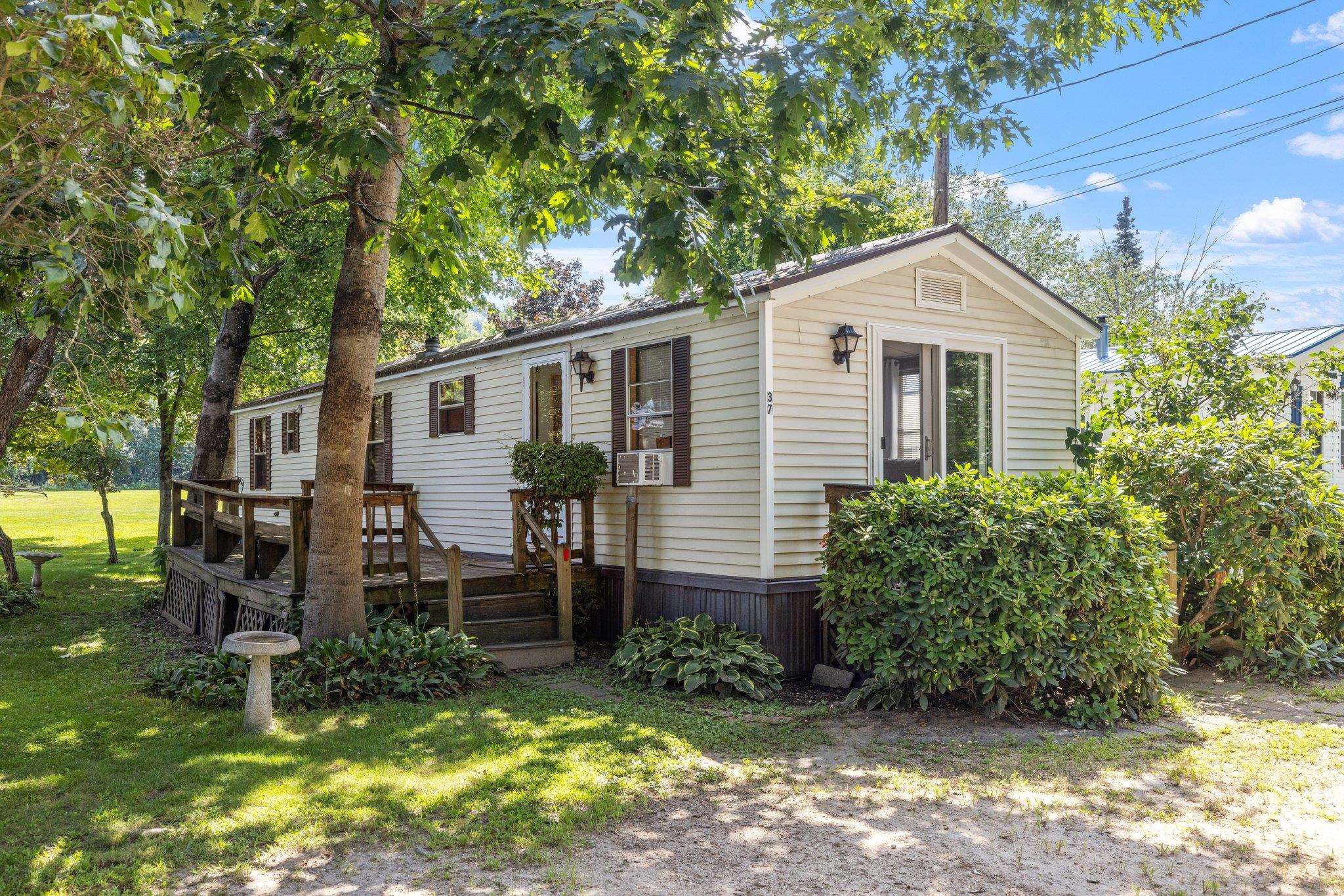 37 Old Rail Road Gilford, NH 03249 - Photo 2 of 40
